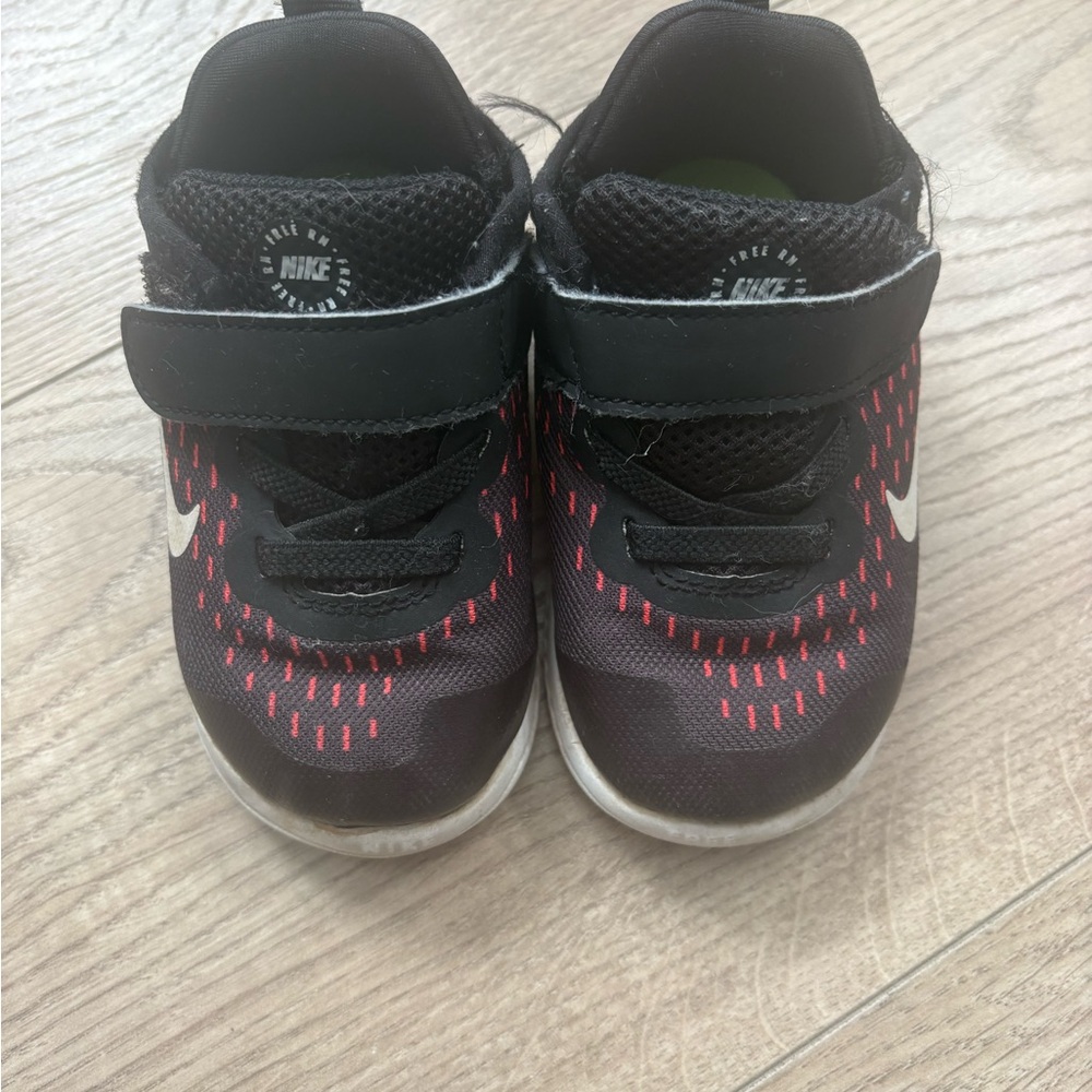 Nike Free Run Toddler Sneakers Black Red Size 6C 🔥 - Picture 4 of 6